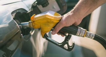5 Mayıs benzin fiyatları ne kadar, Motorinin litresi ne kadar, Güncel akaryakıt fiyatları kaç TL? Akaryakıta bir zam bir indirim!