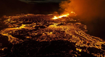 6 bin yıl sonra ilk kez yaşandı! İzlanda’da uyuyan yanardağ patladı