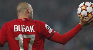 A Milli Takım'ın Yıldız Futbolcusu Burak Yılmaz Ofsayt Rekoru Kırdı!