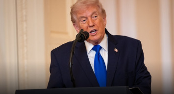 ABD: İran'la anlaşmanın tek yolu "koşulsuz teslimiyet"