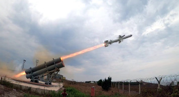 ABD Merkez Kuvvetler Komutanlığı paylaştı: “Yemen'deki Husiler Aden Körfezi'ne gemisavar füze fırlattı!”