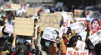 ABD Myanmar'a Yaptırım Uygulamaya Devam Edecek