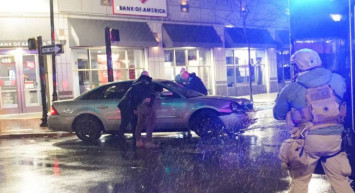 ABD’de büyük panik: Biden’ın koruma aracına otomobil çarptı