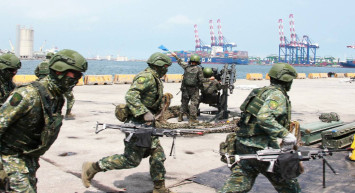 ABD’li komutandan flaş iddia: İki ülke savaşa hazırlanıyor