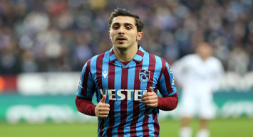 Abdulkadir Ömür kimdir, nereli ve kaç yaşında? Trabzonsporlu futbolcu Abdulkadir Ömür kadro dışı mı kaldı, Galatasaray maçında oynayacak mı? Abdulkadir Ömür hayatı ve biyografisi