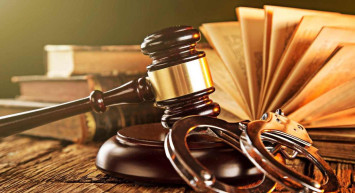 Açık alanda cinsel ilişki ve hayasızca hareketler suçu nedir? (TCK 225) Hayasızca hareketler suçu cezası nedir?