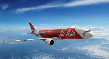 Acil İniş Yaptı: Uçağa Giren Yılan Ortalığı Karıştırdı