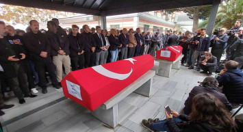 Acılı anneden yürek yakan feryat: Üzerimde kızımın kanı var