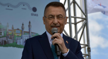 Açılış töreninde konuşan açıklamalarda bulunan Cumhurbaşkanı Yardımcısı Oktay: Bu proje bölgeye çağ atlatacak