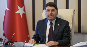 Adalet Bakanı Yılmaz Tunç'tan Partilere Çağrı: Gelin Uzlaşalım! Yeni Anayasa Yapalım