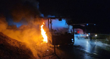 Adana'da Otobüs Yangını: 39 Yolcu Güvenle Tahliye Edildi