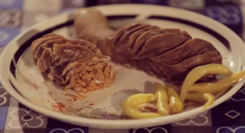 Adana'da Şırdan yoğunluğu! Binlerce yerli ve yabancı turist bu lezzeti tatmak için kilometrelerce yol gidiyor