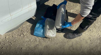 Adana’da Uyuşturucu Baskını: Yüklü Miktarda Madde ve Silah Ele Geçirildi