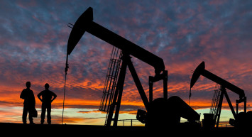 Adana'da yeni petrol müjdeleri gelebilir! Bakan dönmez 4 farklı  noktada daha petrol çıkacağını duyurdu