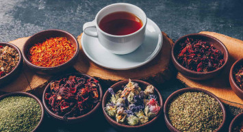 Adet söktürücü bitkiler ve çaylar nelerdir? vde hazırlayabileceğiniz bitki çayları, doğal kürler ile adeti en hızlı ve kolay adet söktürücü karışımlar