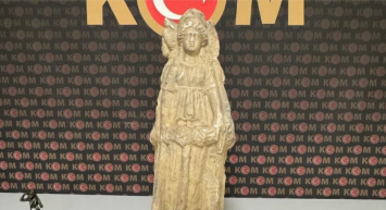 Afyonkarahisar'da 4 başlı Hekate heykeli ele geçirildi