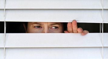 Agorafobi nedir, ne hastalığıdır, belirtileri nelerdir, nasıl tedavi edilir? Sosyal yaşantıya kabus gibi çöken bu hastalık kalp krizi riskini artırıyor