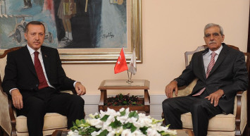 Türk'ten Erdoğan'a 'ne idüğü' belirsiz yanıtı