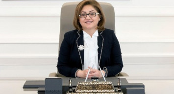 AK Parti Gaziantep Belediye Başkanı adayı Fatma Şahin kimdir? Fatma Şahin nereli, kaç yaşında ve hangi görevlerde bulundu? Fatma Şahin hayatı ve biyografisi