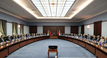 AK Parti’de MYK toplanıyor: Yeni yol haritası belli oluyor