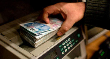 AK Parti’den beklenen açıklama yapıldı: Memur ve emekli maaşına ne kadar zam olacak?