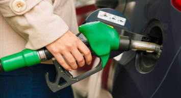 Akaryakıt fiyatları yine değişiyor: Bu gece yarısı pompaya yansıyacak