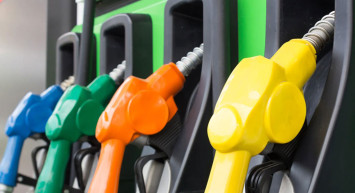 Akaryakıt fiyatlarına sürpriz indirim bekleniyor! Yeni tarife gece yarısı itibarıyla pompaya yansıyacak