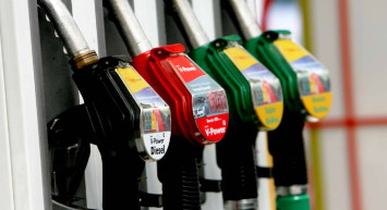 Akaryakıt fiyatlarına zam geldi mi, indirim var mı? Benzin ve motorin fiyatı ne kadar? Akaryakıt fiyatları 12 Aralık Pazartesi