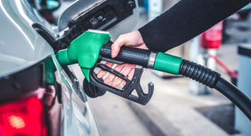 Akaryakıt fiyatlarına zam veya indirim var mı? Benzin motorin fiyatı kaç TL oldu?