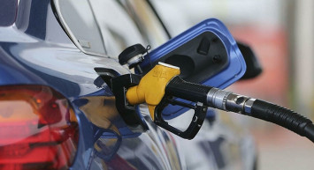 Akaryakıt fiyatlarında dev indirim: Yarından itibaren pompaya yansıyacak