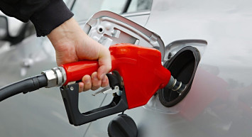 Akaryakıt indirimi tabelaya yansıdı: Benzin artık çok daha ucuza satılacak