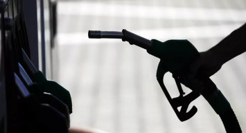 Akaryakıtta flaş indirim! Benzin ve motorin fiyatını düşürecek çözüm için kritik toplantı bugün