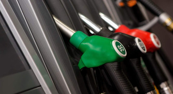 Akaryakıtta üst üste indirimler: Akaryakıt fiyatlarında bugün indirim var mı? Benzin ve motorin ne kadar oldu? 4 Şubat 2023 Cumartesi güncel akaryakıt fiyatları