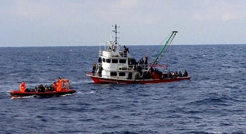 Akdeniz'de göçmen teknesi battı: Çok sayıda ölü ve yaralı var