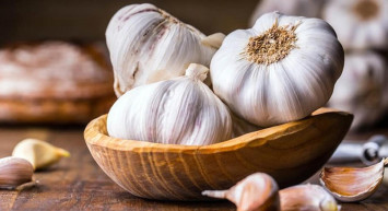 Aklınızın ucundan bile geçmeyecek bir formül! Sarımsağın mucize etkisi!