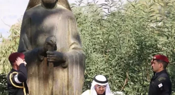 Al Nahyan, Kıbrıs Türklerinin Katili Makarios’un Anıtına Çelenk Bıraktı