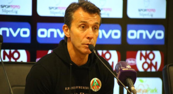 Alanyaspor'da Bülent Korkmaz, Yeni Malatyaspor Galibiyetinin Ardından Açıklamalarda Bulundu