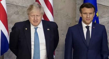 Alay konusu oldular: İngiltere Başbakanı Boris Johnson ve Fransa Cumhurbaşkanı Emmanuel Macron'un fotoğrafı sosyal medyada gündem oldu