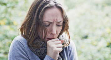 Alerjik öksürük nedir, belirtileri nelerdir? Alerjik öksürüğü geçirecek 8 doğal yöntem 