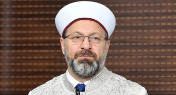 Ali Erbaş Salgında Tedbirlere En Güzel Camilerin Uyduğunu Açıkladı