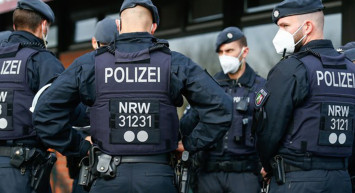 Almanya'da bir okula oklu saldırı gerçekleştirildi!