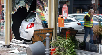 Almanya'nın başkenti Berlin'de gerçekleştirilen saldırının failinin kimliği açıklandı! Aracının içinden Türkiye ile ilgili afişleri çıktı!