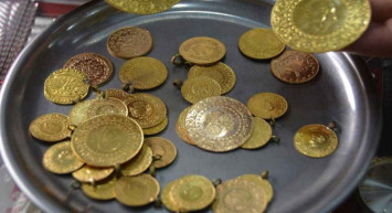 Altın fiyatları güne sert yükselişle başladı: Ons ve gram altından rekor artış