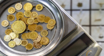 Altın fiyatları ortalığı karıştırdı: Gram altında dikkat çeken yükseliş! 15 Kasım Salı altın fiyatları