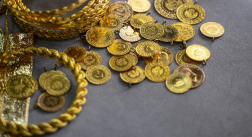 Altın fiyatları rekordan döndü: Uzmanların tahminleri yatırımcıyı şaşırttı