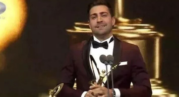 Altın Kelebek Ödüllerine Çağlar Ertuğrul Damga Vurdu! Gözleri Tamer Karadağlı'yı Aradı