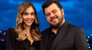 Altın Kelebek’te Berfu Yenenler’in Replika Ayakkabısı Olay Oldu!