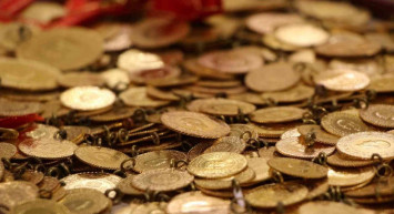 Altında zirve yürüyüşü sürüyor: Fiyatlar rekor seviyelere ulaştı! 28 Ekim 2023 altın fiyatları