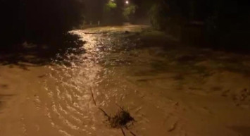 Amasya'da dün akşam korku ve endişe hakimdi! Sağanak yağış hasar bıraktı!