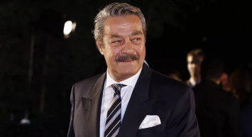 Ameliyat Sonrası Aylar Sonra Görüntülenen Usta Sanatçı Kadir İnanır'ın Son Hali Herkesi Şaşırttı!